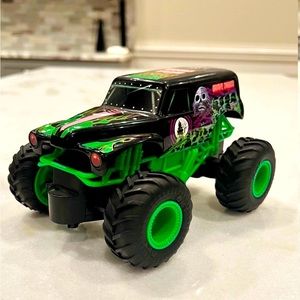Grave Digger Remote Controlled Monster Truck